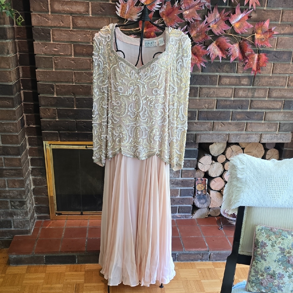 Black Tie by Oleg Cassini - Blush Pink & White Vintage Silk Beaded Dress
